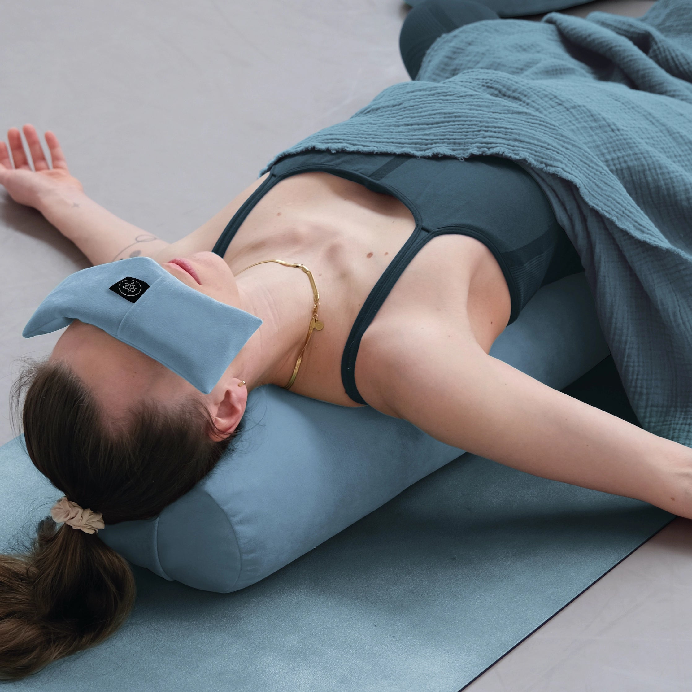 Shavasana Blanket - Aqua Muslin